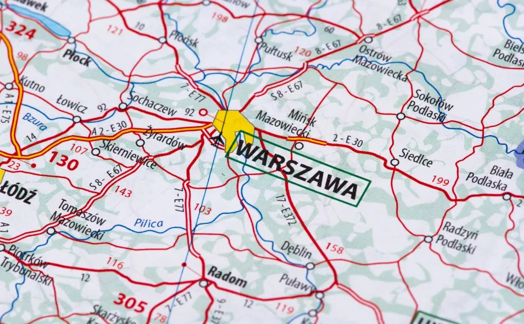 Jak najlepiej dostać się z Warszawy do Starachowic? Opcje, ceny i czas podróży