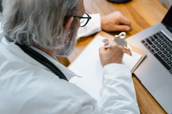 Zastosowanie densytometrii ultradźwiękowej (QUS) w skriningu osteoporozy