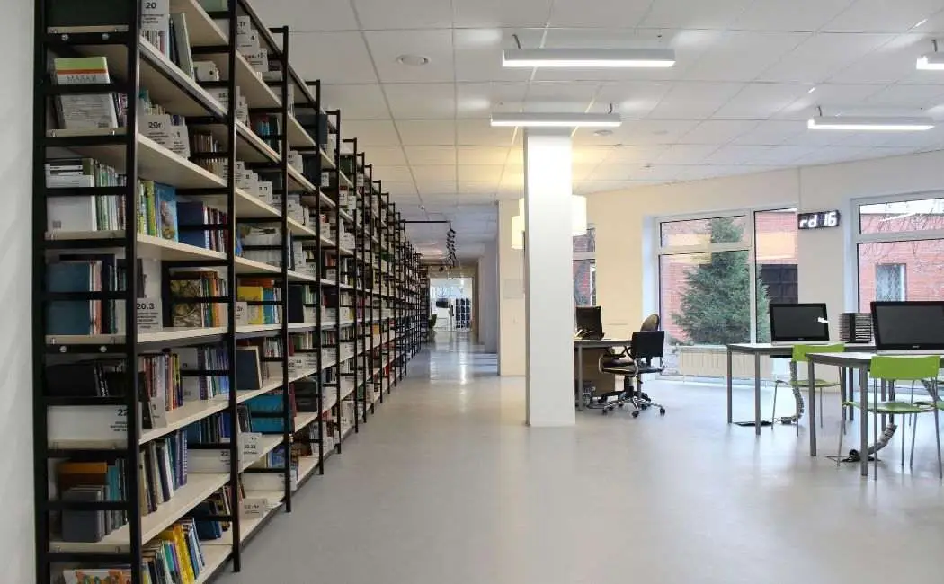 Wernisaż wystawy W zawieszeniu z biżuterią Hashart i muzyką Kuby Rudzkiego