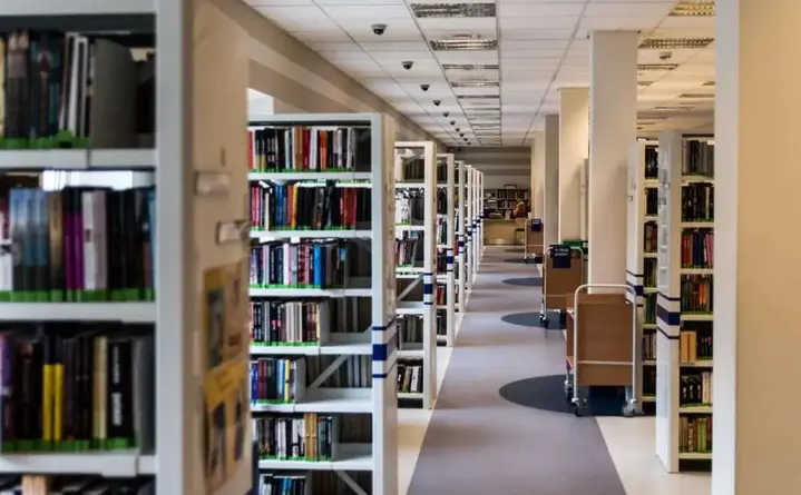 Wakacyjne spotkania w bibliotece Plastuś i wspólny ogród magicznych słów