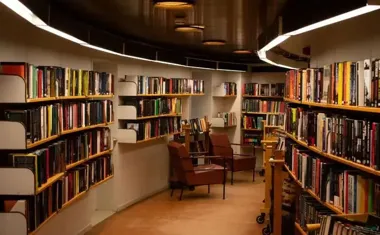 Wędrówki po Koronie Gór Polski - Krzysztof Szwed z Podróżnikami opowiadają w bibliotece