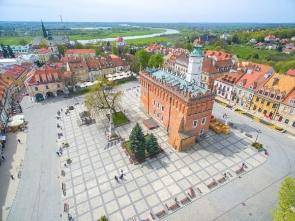 Grafika promocyjna wydarzenia Całodniowa wycieczka z przewodnikiem po Sandomierzu i okolicach