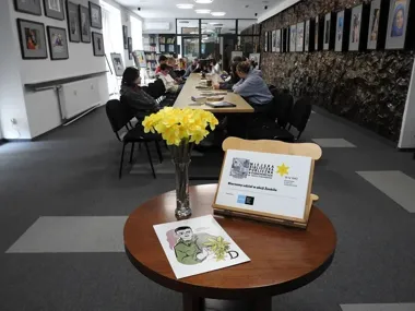 Żonkile w bibliotece - młodzi ze Starachowic dołączyli do pamięci