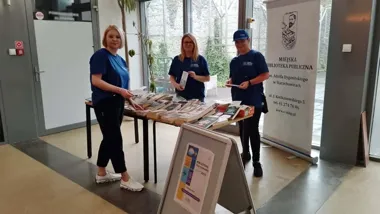 Książki wychodzą na rynek - Biblioteka pod chmurką wraca do Starachowic