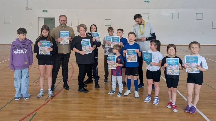 Filmowe seanse i sportowe zabawy - ferie w gminie Brody w Lipiu i Krynkach