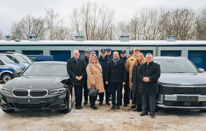 Gmina Brody wsparła zakup dwóch nieoznakowanych radiowozów dla policji powiatowej