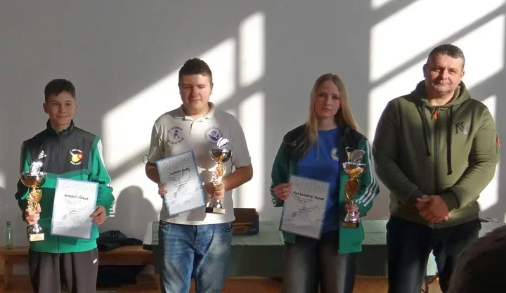 Halowe zawody wędkarskie - młodzież z okręgu PZW w zaciętej rywalizacji