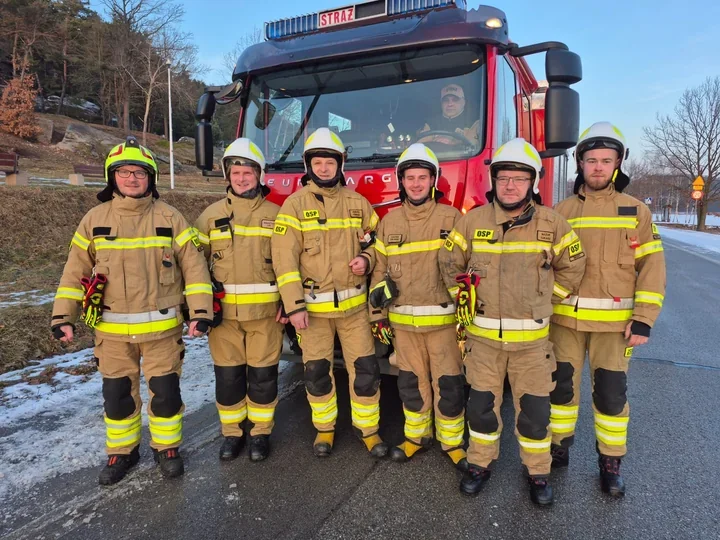 Strażacki challengu w Brodach – druhowie i wójt pomagają Filipowi
