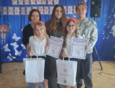 Młodzi wykonawcy z Gminy Brody śpiewali po angielsku – Grand Prix dla Malwiny Klepacz