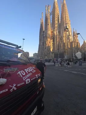 Z Brodów przez Europę do Maroka. Ekipa TO POLEJ zatrzymała się w Barcelonie