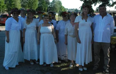 Sobótkę Senioralną w Brodach rozgrzały pieśni, wianki i ognisko