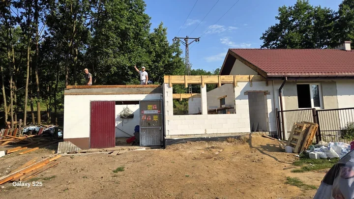 W Brodach trwa przebudowa zaplecza sportowego. Będzie więcej miejsca