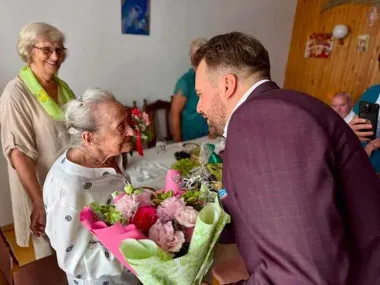 Sto lat Anny Soboń. Jej życie to wojna, praca i rodzina