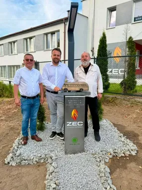Jedenasty Staruś stanął przy zajezdni. Wieczorem będzie oświetlony