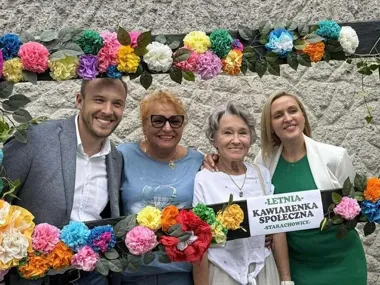 Letnia Kawiarenka wraca do Skałki – na start teatr i muzyka