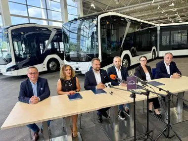 Nowy przegubowy elektryk dla Starachowic. Umowa za 4,25 mln zł