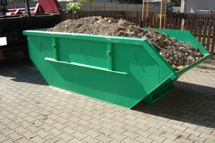 Gadka i Jagodne z kontenerami na odpady po remoncie. Są ważne zasady