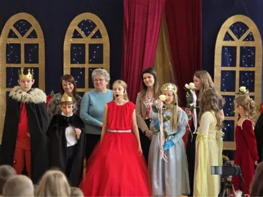 Kopciuszek w Jagodnem oczarował gości i pokazał siłę szkolnej sceny