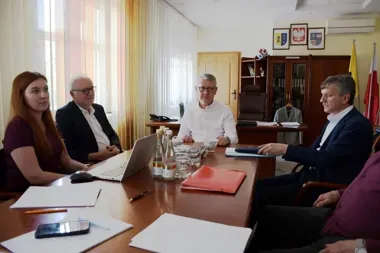 Wieża telekomunikacyjna w Tychowie Nowym odsunięta od domów po mediacji