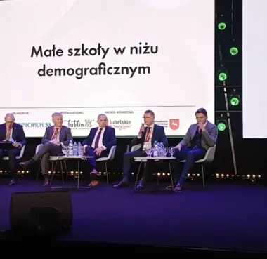 Małe szkoły w cieniu niżu demograficznego – samorządy szukają kompromisu