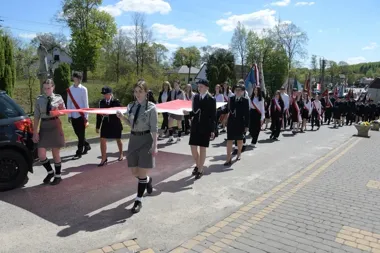 W Mircu święto 3 Maja miało wyjątkową oprawę. Nie zabrakło sztandarów i flag