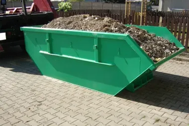Gruz po remoncie trafi do kontenera. Nie wszystko można tam wrzucić