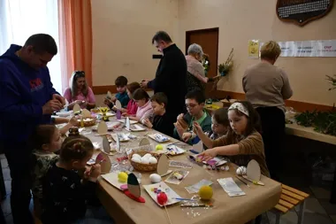 Remiza OSP w Tychowie Starym tętniła życiem – żurek, pisanki i publikacja o tradycjach