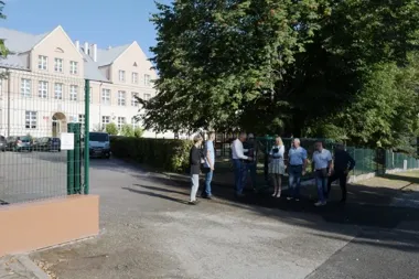 Szerszy wjazd do szkoły w Mircu ma poprawić bezpieczeństwo