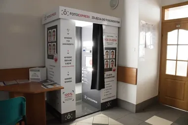 W urzędzie w Mircu stanęła fotobudka do zdjęć do dowodu
